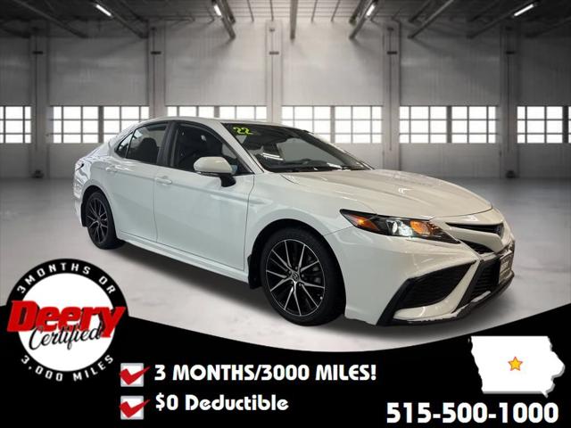 2022 Toyota Camry SE Hybrid