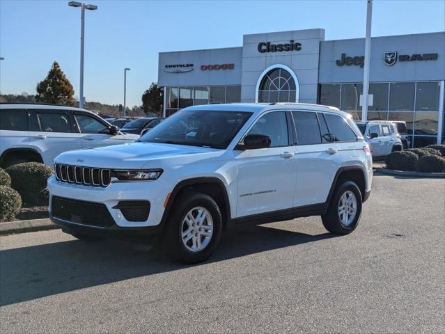 2022 Jeep Grand Cherokee Laredo 4x2