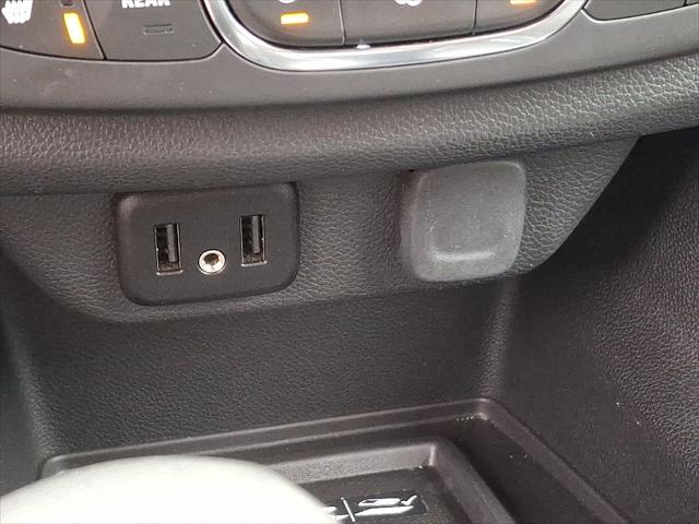 2022 Chevrolet Traverse AWD LT Cloth