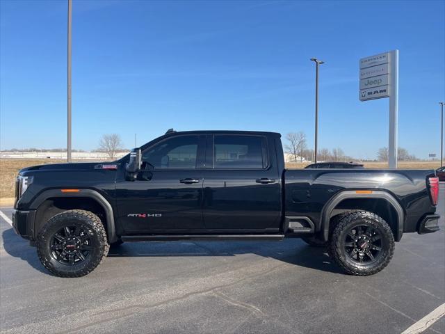 2024 GMC Sierra 2500HD 4WD Crew Cab Standard Bed AT4