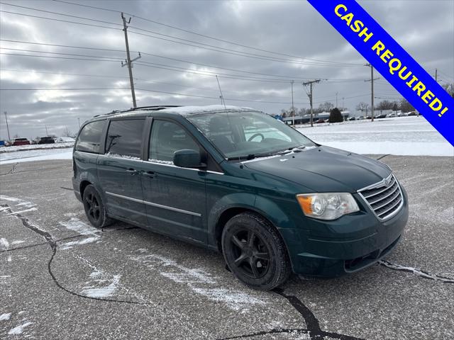 Used 2009 Chrysler Town & Country For Sale in Waterford Twp, MI