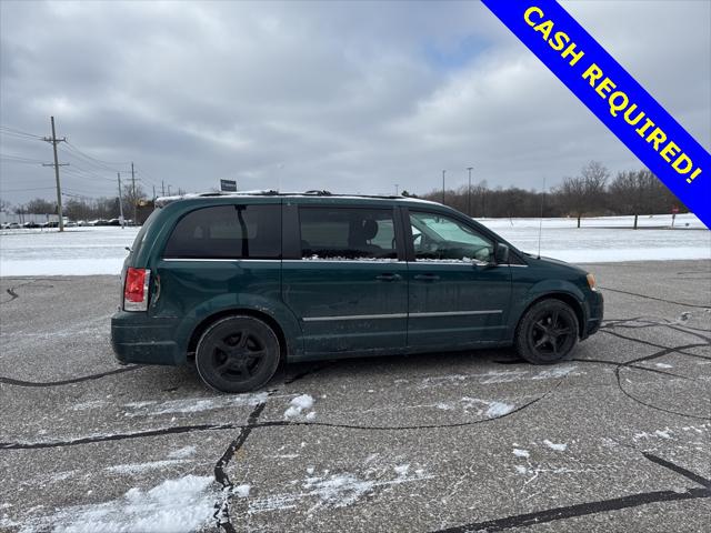 Used 2009 Chrysler Town & Country For Sale in Waterford Twp, MI