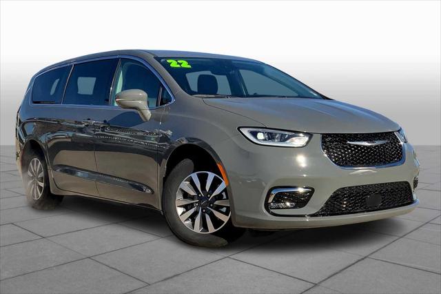 2022 Chrysler Pacifica Hybrid Touring L