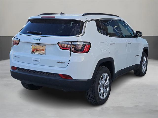 2025 Jeep Compass COMPASS LATITUDE 4X4
