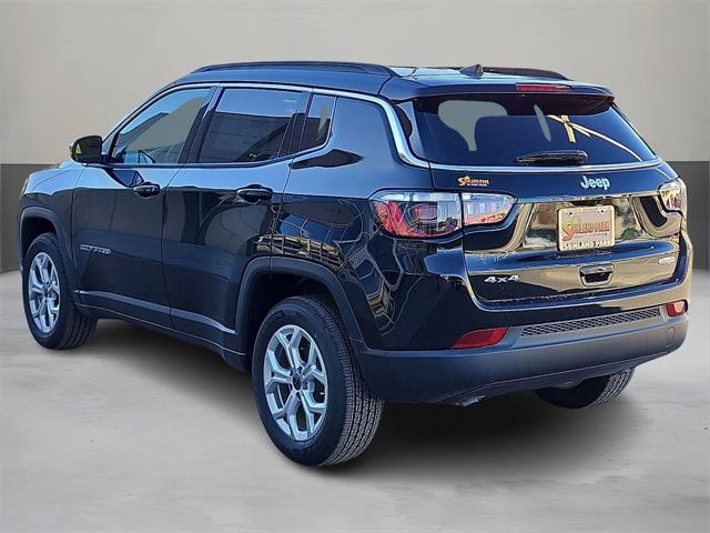 2025 Jeep Compass COMPASS LATITUDE 4X4