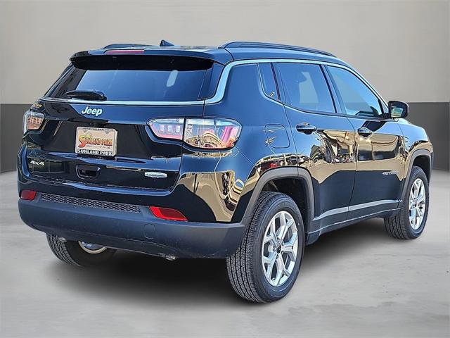 2025 Jeep Compass COMPASS LATITUDE 4X4