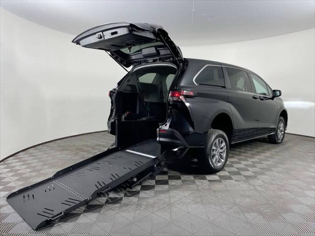2023 Toyota Sienna LE for sale in Phoenix, AZ