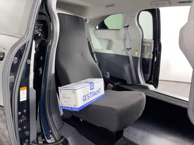 2023 Toyota Sienna LE