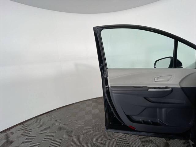 2023 Toyota Sienna LE