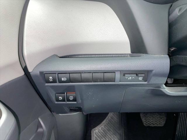 2023 Toyota Sienna LE