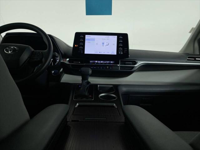 2023 Toyota Sienna LE