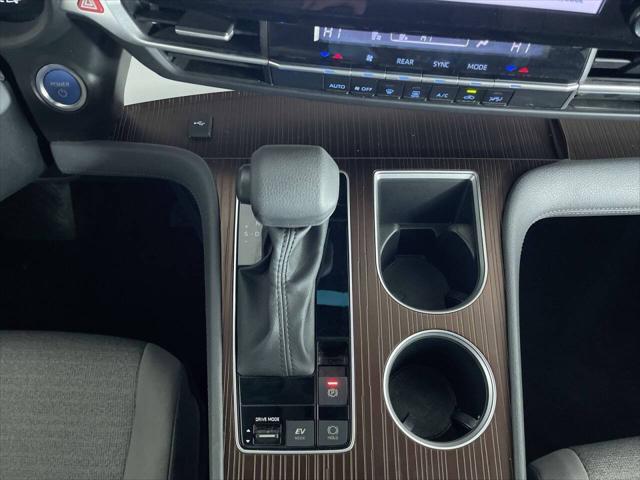 2023 Toyota Sienna LE