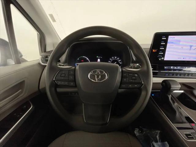 2023 Toyota Sienna LE