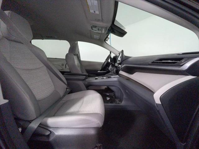 2023 Toyota Sienna LE