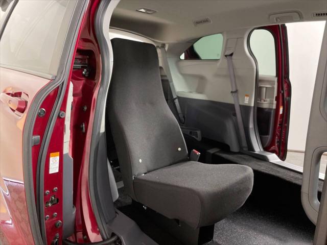 2023 Toyota Sienna LE