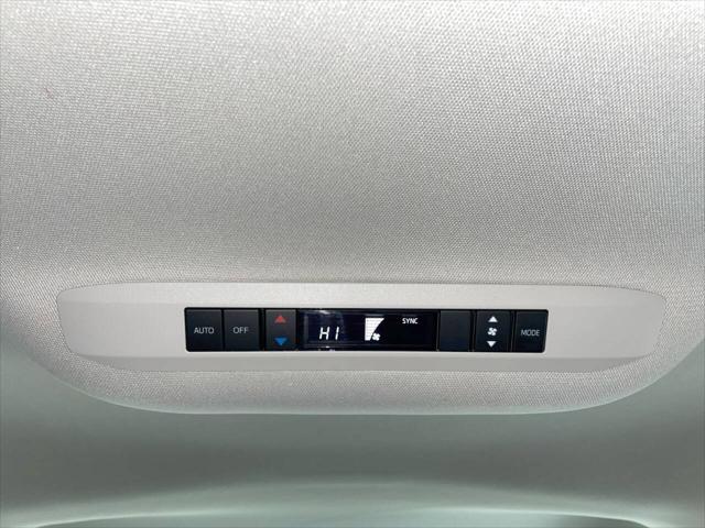2023 Toyota Sienna LE