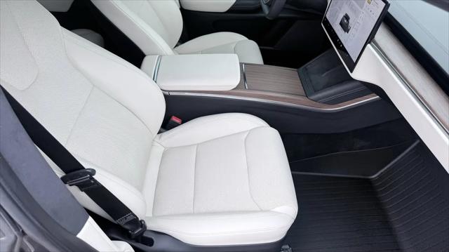 2022 Tesla Model X Dual Motor All-Wheel Drive