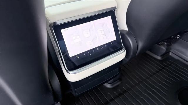 2022 Tesla Model X Dual Motor All-Wheel Drive