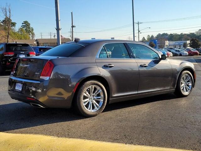 2021 Chrysler 300 Touring L