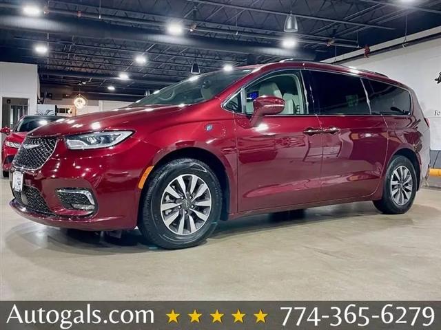 2021 Chrysler Pacifica Hybrid Touring L for sale in Fall River, MA