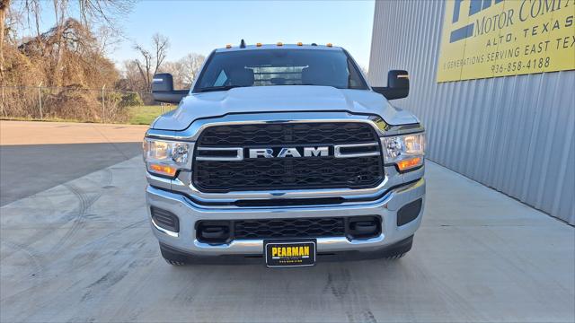 2024 RAM Ram 3500 Chassis Cab RAM 3500 TRADESMAN CREW CAB CHASSIS 4X4 60 CA