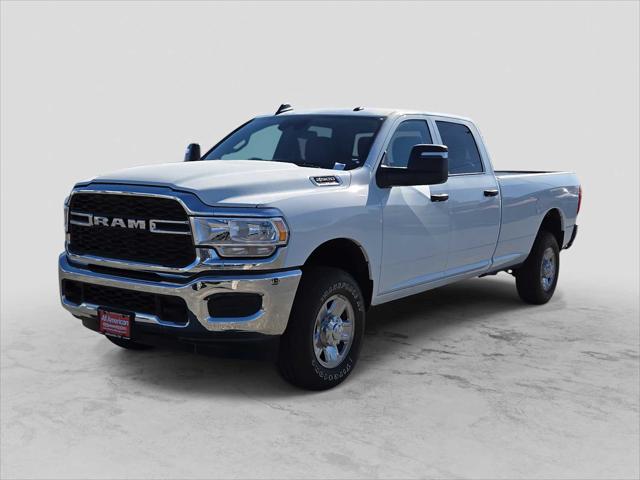 2024 RAM 2500 Tradesman Crew Cab 4x4 8 Box