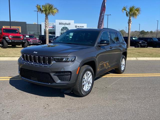 2025 Jeep Grand Cherokee GRAND CHEROKEE LAREDO X 4X4