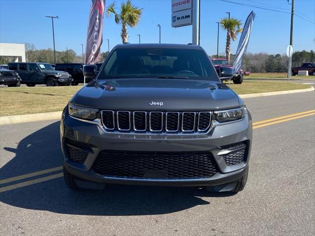 2025 Jeep Grand Cherokee GRAND CHEROKEE LAREDO X 4X4