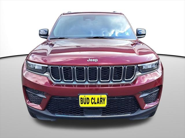 2025 Jeep Grand Cherokee GRAND CHEROKEE LAREDO X 4X4