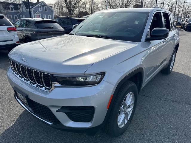 2025 Jeep Grand Cherokee GRAND CHEROKEE LAREDO X 4X4