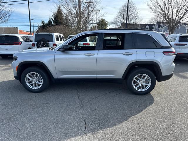 2025 Jeep Grand Cherokee GRAND CHEROKEE LAREDO X 4X4