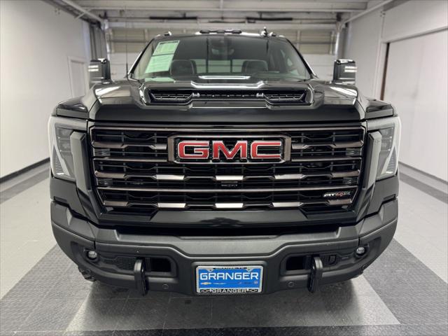 2024 GMC Sierra 2500HD 4WD Crew Cab Standard Bed AT4X