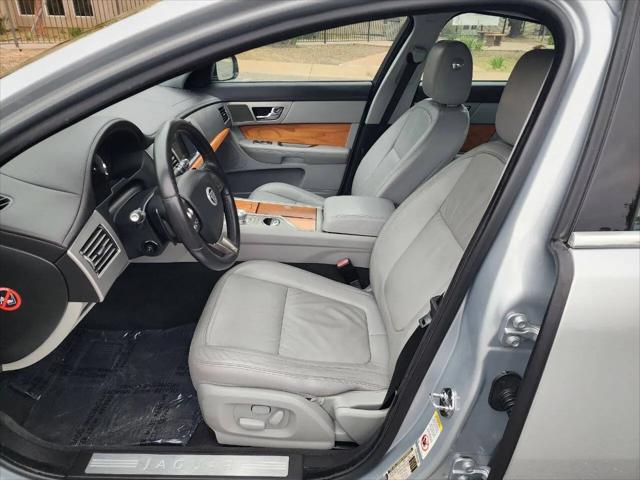 2010 Jaguar XF Luxury