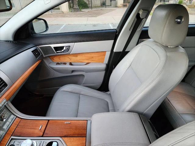 2010 Jaguar XF Luxury