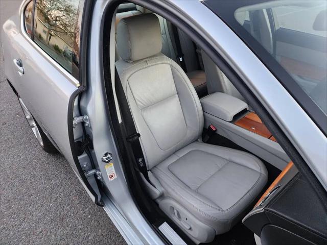 2010 Jaguar XF Luxury