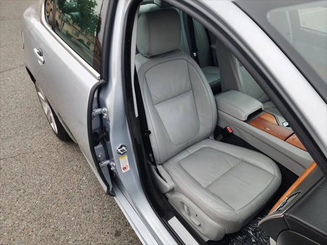 2010 Jaguar XF Luxury