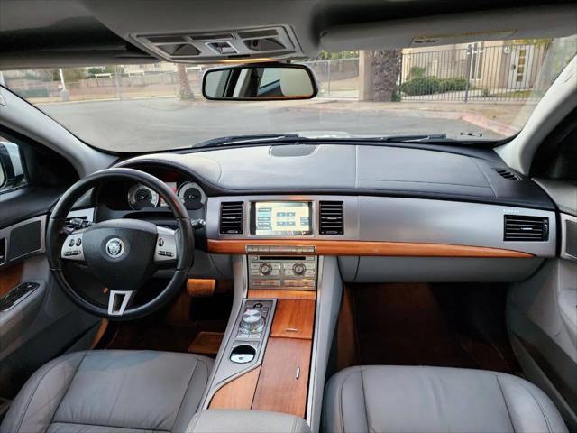 2010 Jaguar XF Luxury
