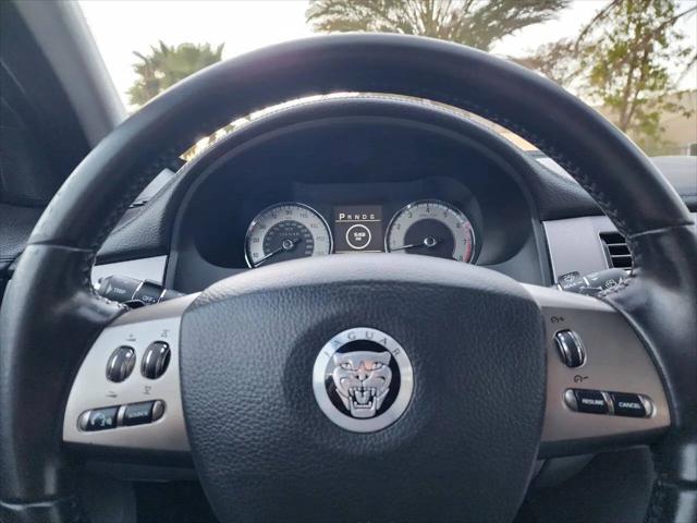 2010 Jaguar XF Luxury