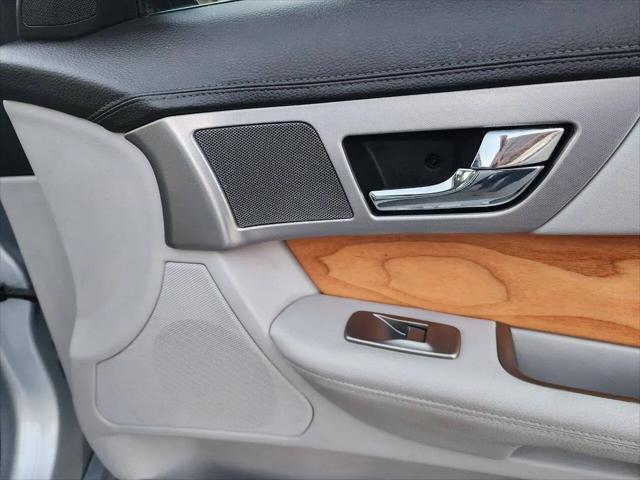 2010 Jaguar XF Luxury