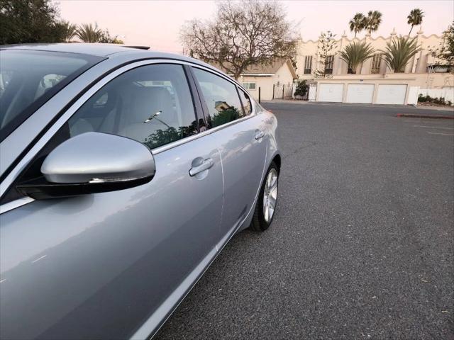 2010 Jaguar XF Luxury