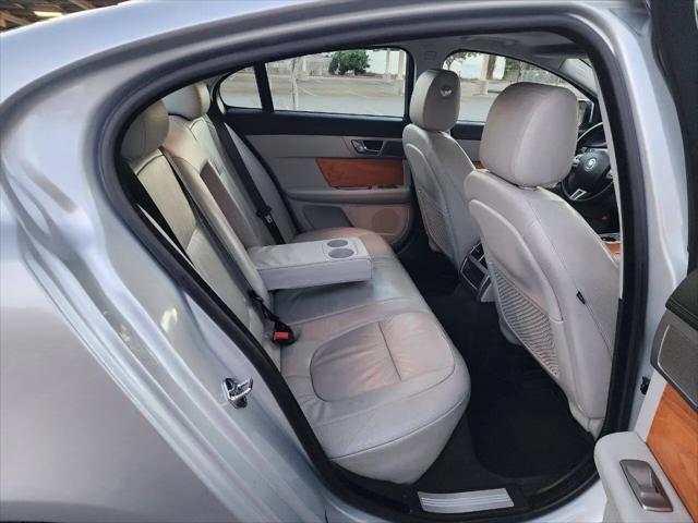 2010 Jaguar XF Luxury