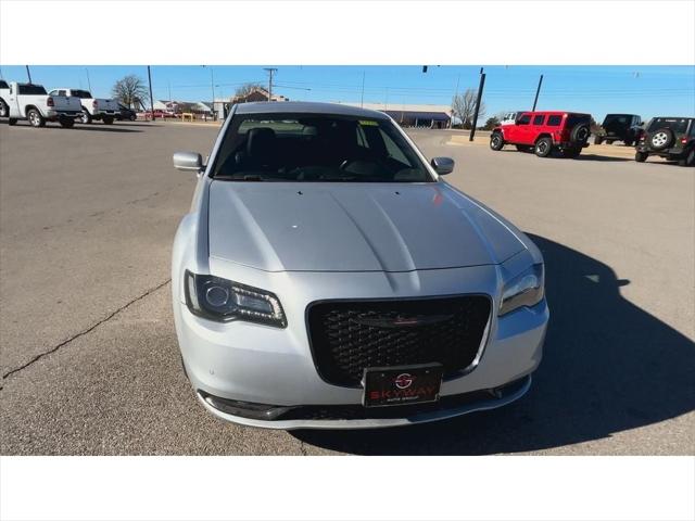 2022 Chrysler 300 S