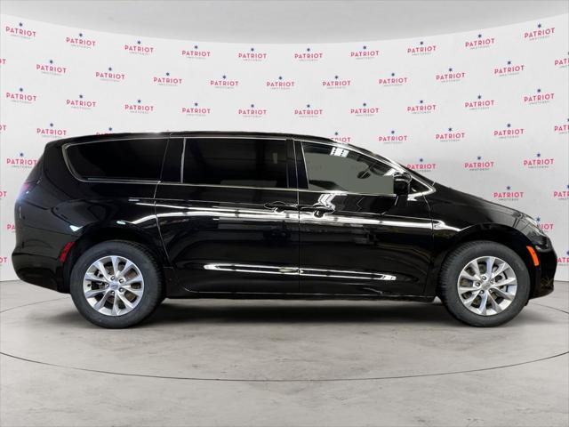 2025 Chrysler Pacifica PACIFICA SELECT AWD