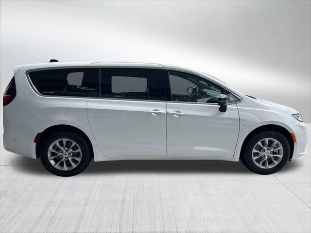 2025 Chrysler Pacifica PACIFICA SELECT AWD