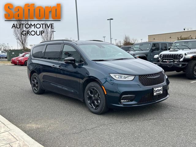 2025 Chrysler Pacifica Hybrid PACIFICA PLUG-IN HYBRID S APPEARANCE