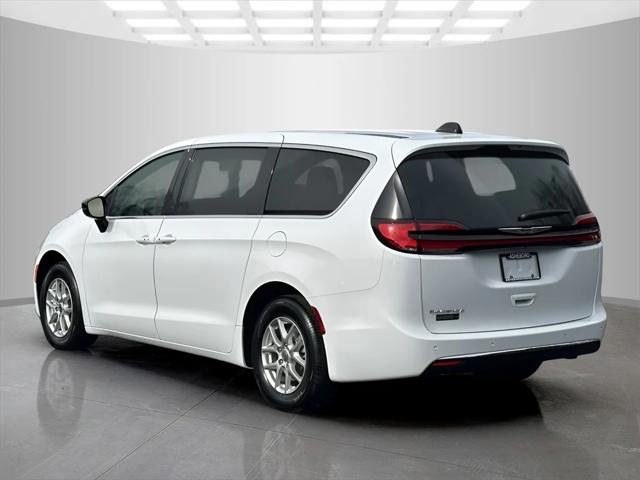 2025 Chrysler Pacifica PACIFICA SELECT