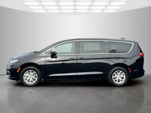 2025 Chrysler Pacifica PACIFICA SELECT
