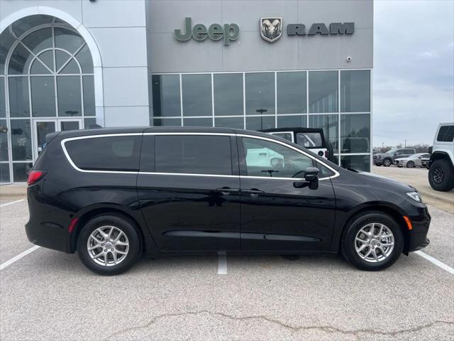 2025 Chrysler Pacifica PACIFICA SELECT