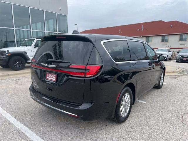 2025 Chrysler Pacifica PACIFICA SELECT