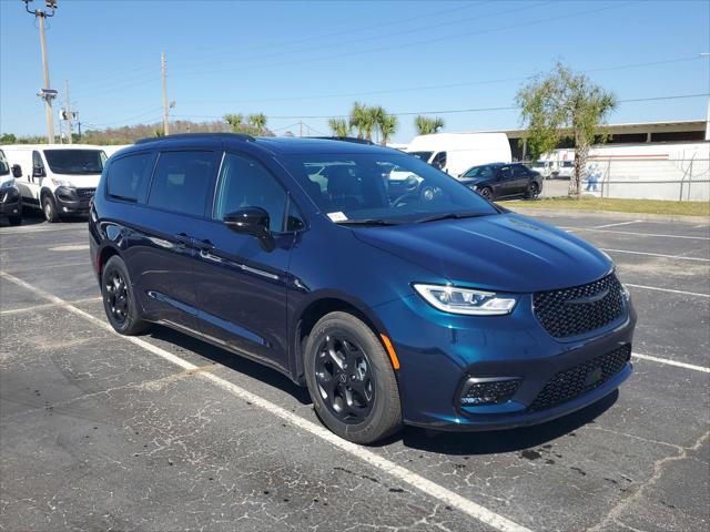 2025 Chrysler Pacifica Hybrid PACIFICA PLUG-IN HYBRID S APPEARANCE